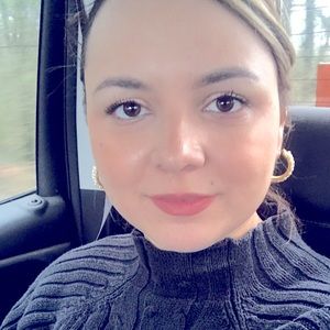 Meet your Posher, Evette